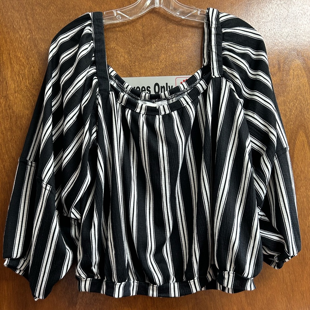 NWT Black and white top